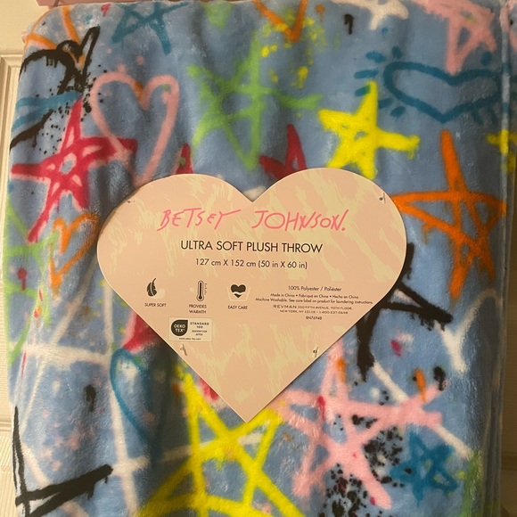 Betsey Johnson throw, NWT - Picture 2 of 8